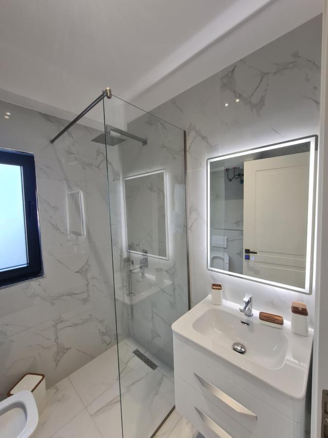 Am Luxury Apartment Tirana Exterior foto